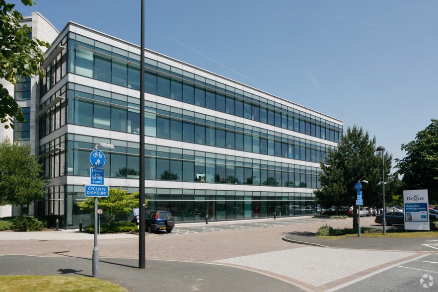 3000 Aviator Way, Manchester à louer - Photo de l’immeuble – Image 1 sur 11