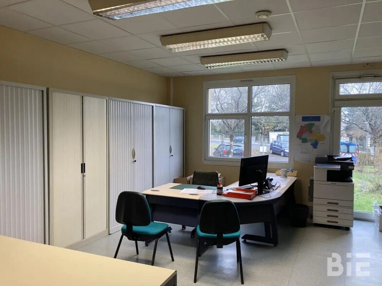 Local d’activités dans Anché à louer - Photo intérieure – Image 3 sur 7