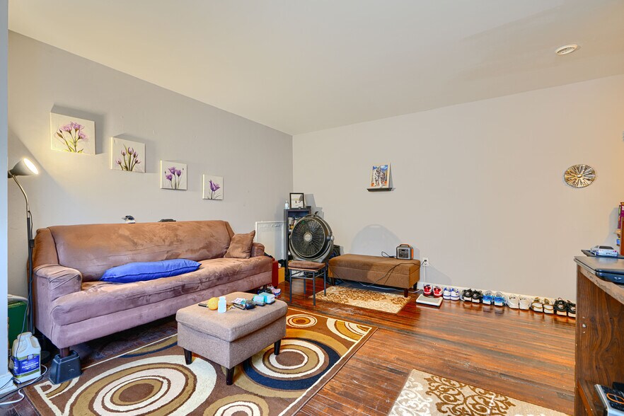 1118 46th St NE, Washington, DC à vendre - Photo de l’immeuble – Image 3 sur 11