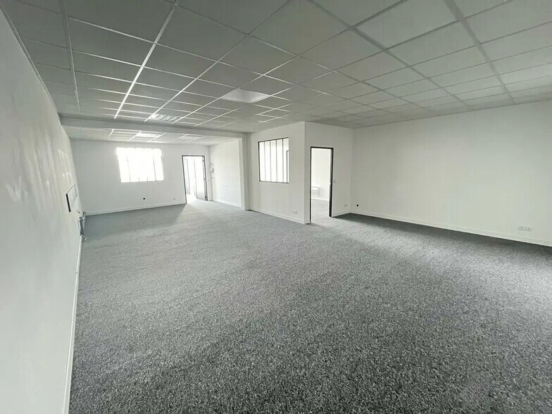 Bureau dans Bordeaux à louer - Photo de l’immeuble – Image 3 sur 5