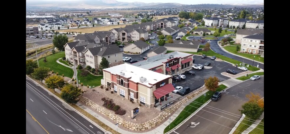 25 N Hillcrest Dr, Saratoga Springs, UT à louer - Photo de l’immeuble – Image 1 sur 42