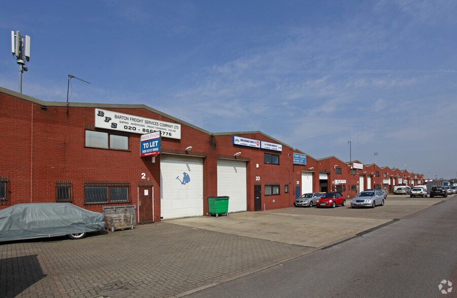 Tait Rd, Croydon à vendre - Photo de l’immeuble – Image 3 sur 11