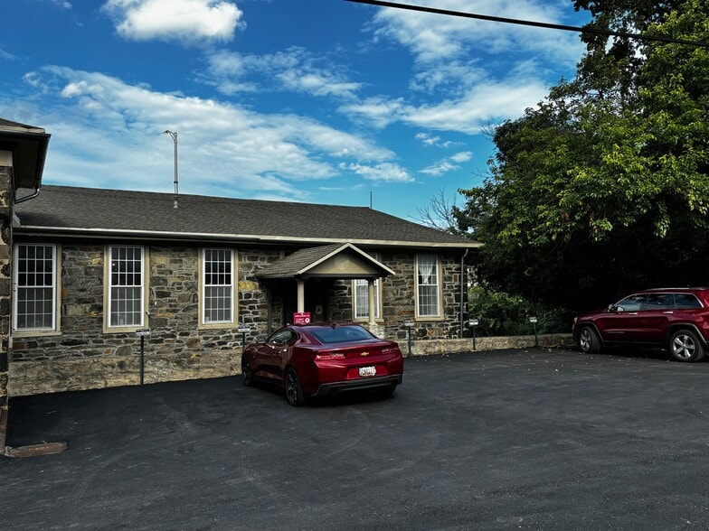 1750 Union Ave, Baltimore, MD à louer - Photo de l’immeuble – Image 3 sur 4