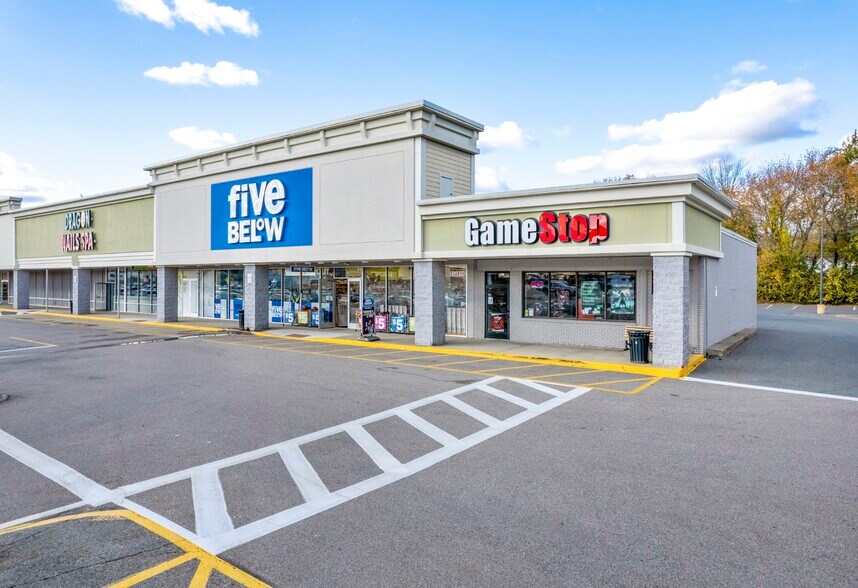 300 New State Hwy, Raynham, MA à louer - Photo de l’immeuble – Image 3 sur 10