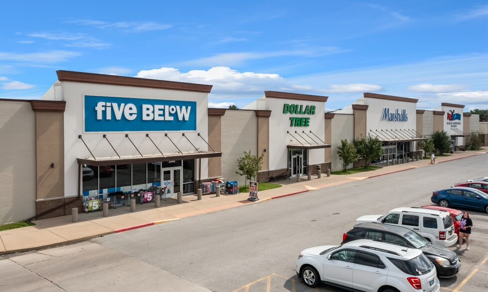 1995-2107 National Blvd., Galesburg, IL à vendre - Photo de l’immeuble – Image 2 sur 4