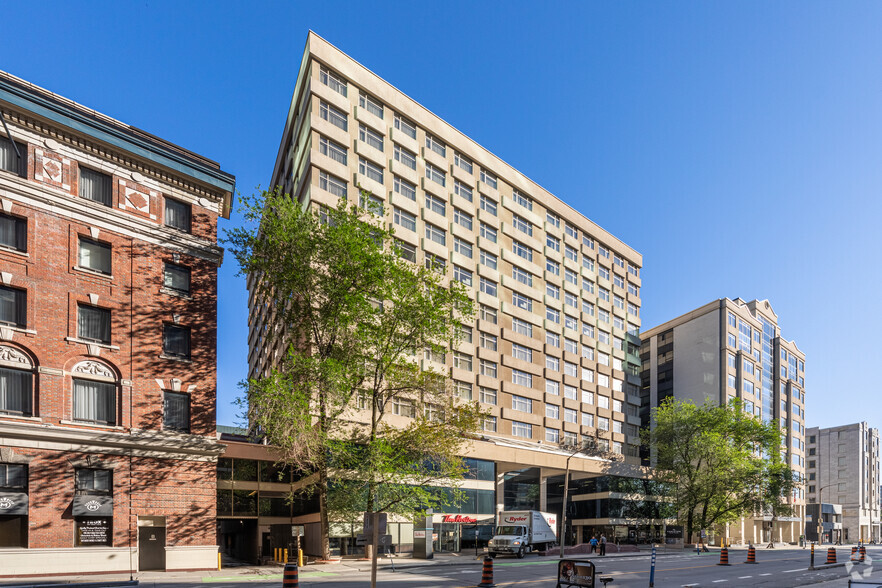 161 Laurier Ave W, Ottawa, ON à louer - Photo de l’immeuble – Image 1 sur 2