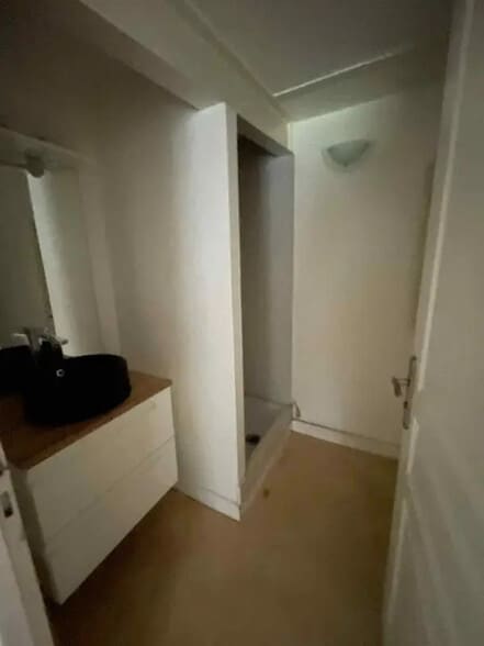 Local d’activités dans Senlis à louer - Photo de l’immeuble – Image 3 sur 5