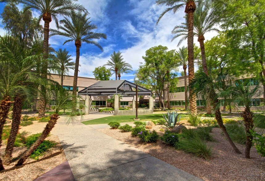 950 W Elliot Rd, Tempe, AZ à louer - Photo principale – Image 1 sur 10