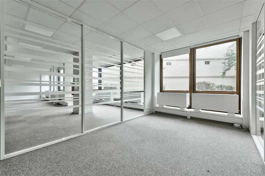 Bureau dans Saint-Cloud à louer - Photo de l’immeuble – Image 2 sur 6