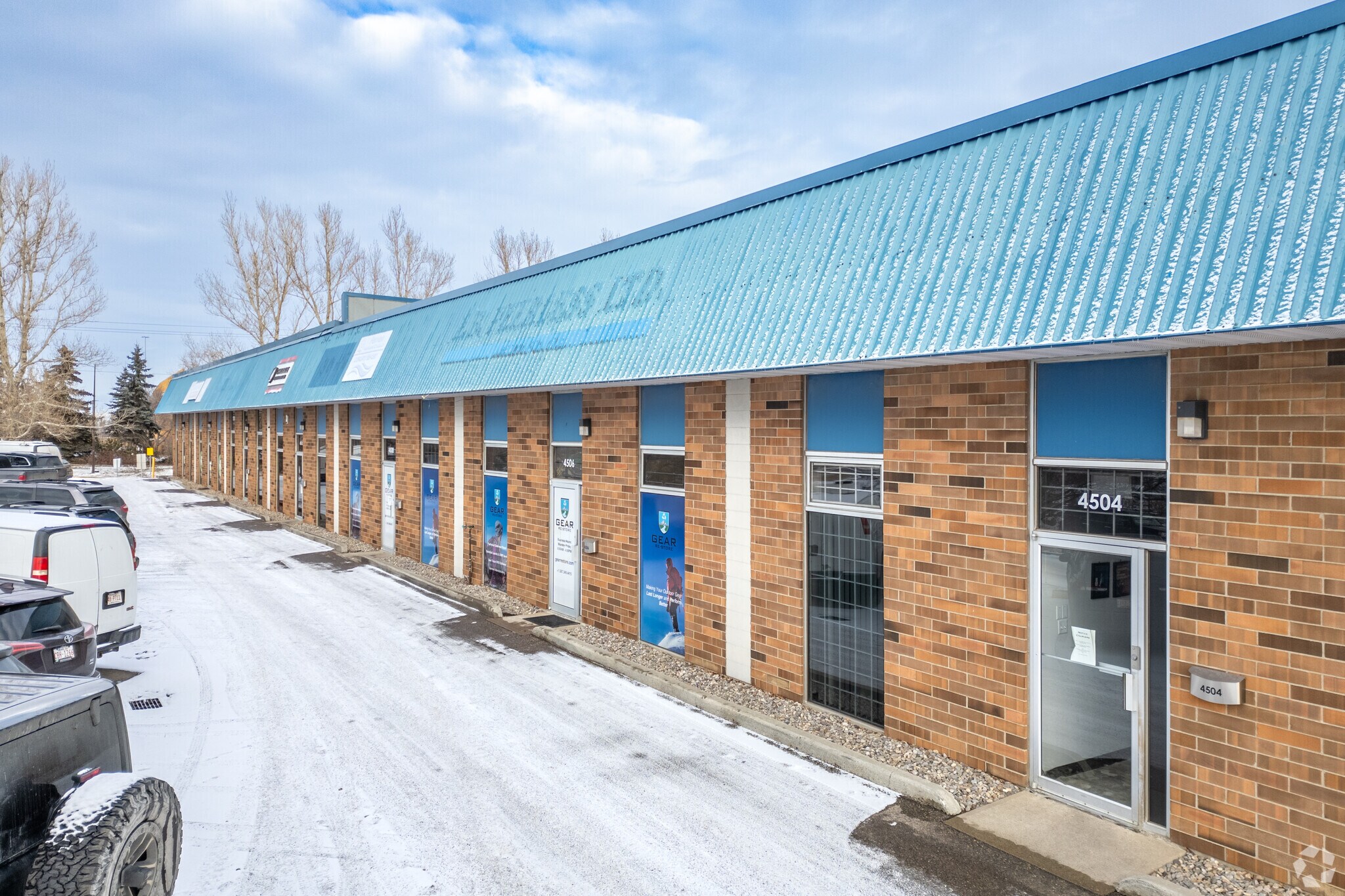 4502-4516 10 St NE, Calgary, AB à louer Photo principale– Image 1 sur 4