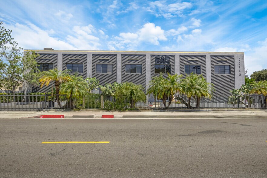 9323 Rush St, South El Monte, CA à vendre - Photo de l’immeuble – Image 2 sur 44