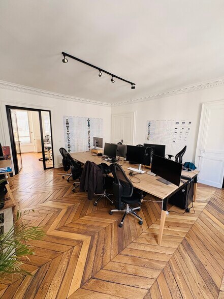 19 Rue D'Hauteville, Paris à louer - Photo de l’immeuble – Image 3 sur 13
