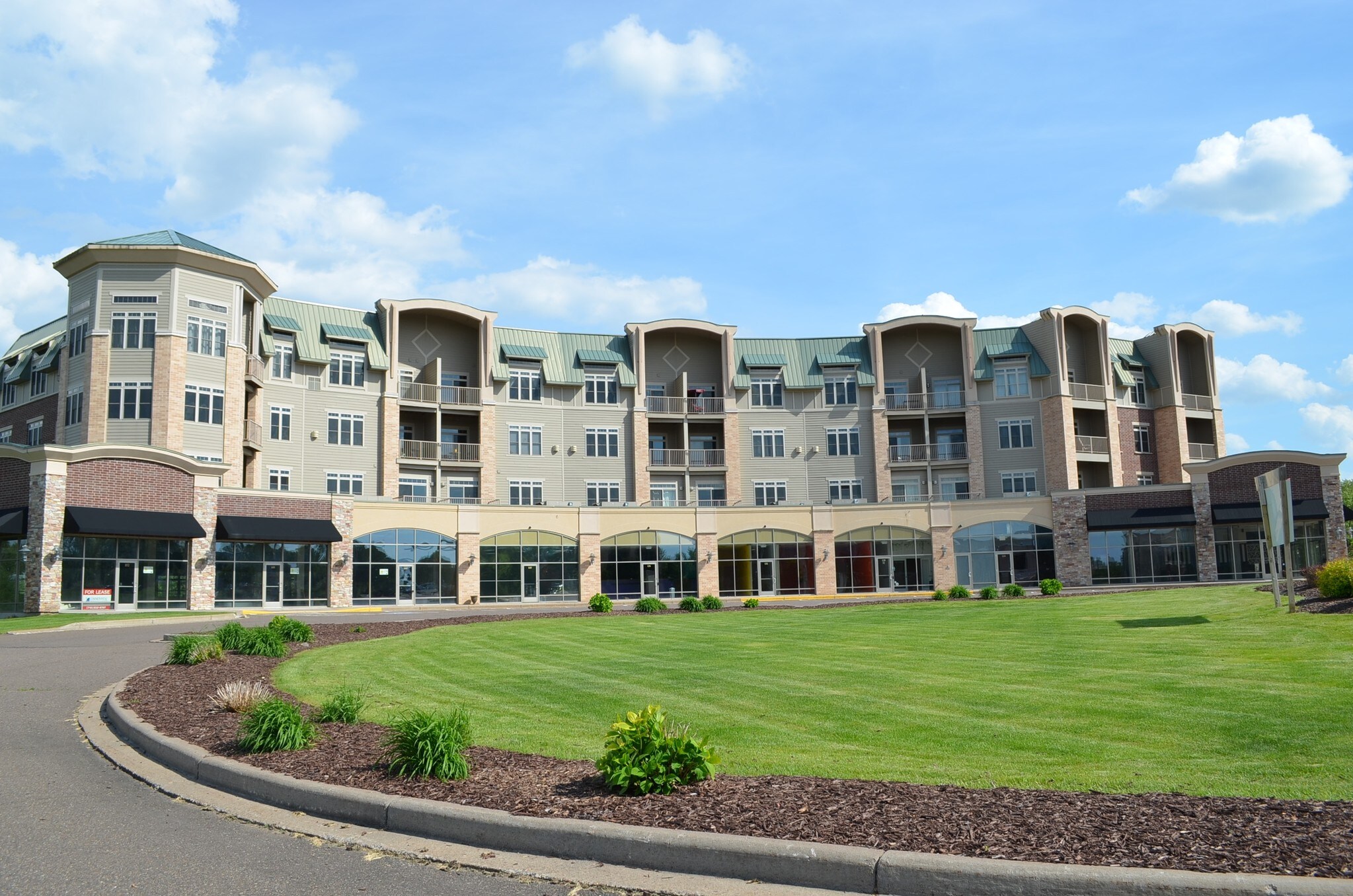 401 Pinnacle Way, Eau Claire, WI à louer Photo principale– Image 1 sur 15