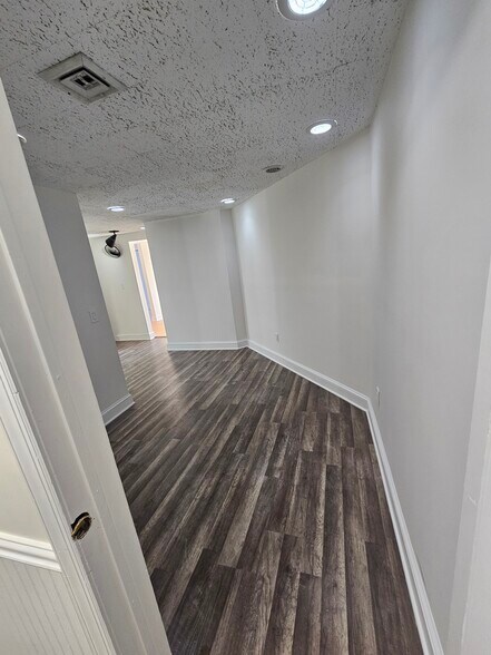 3303 Main St, Stratford, CT à louer - Photo de l’immeuble – Image 3 sur 11