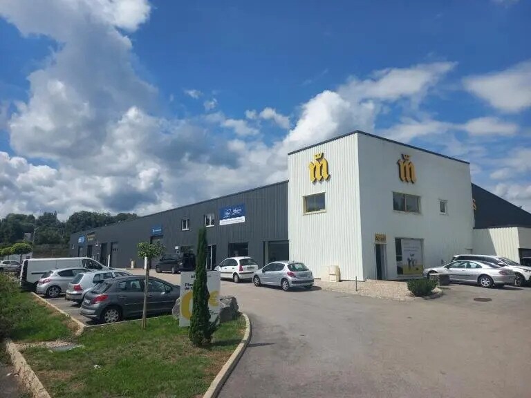 Local d’activités dans Besançon à louer Photo de l’immeuble– Image 1 sur 6