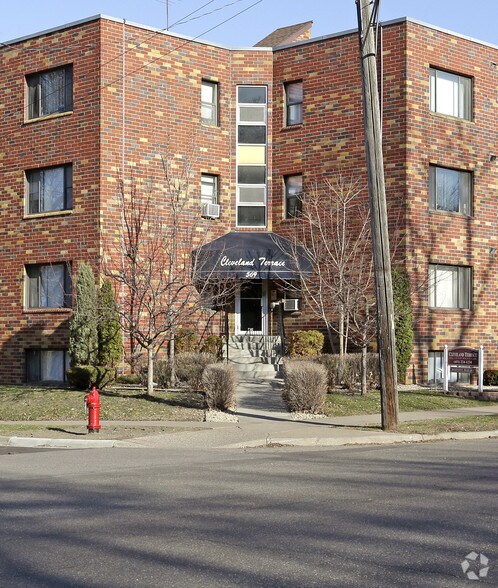 563 Cleveland Ave S, Saint Paul, MN à vendre - Photo de l’immeuble – Image 3 sur 9