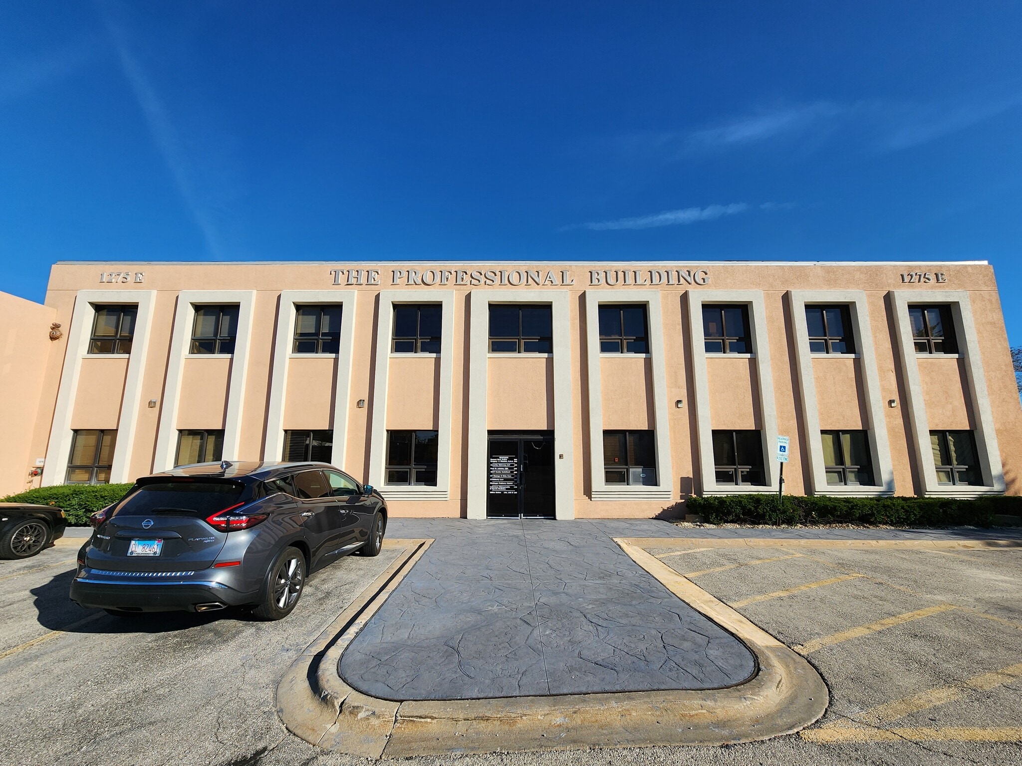 1275 E Butterfield Rd, Wheaton, IL à louer Photo principale– Image 1 sur 5