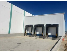 2105 Nathan Ave, Modesto, CA à louer Photo de l’immeuble– Image 2 sur 2