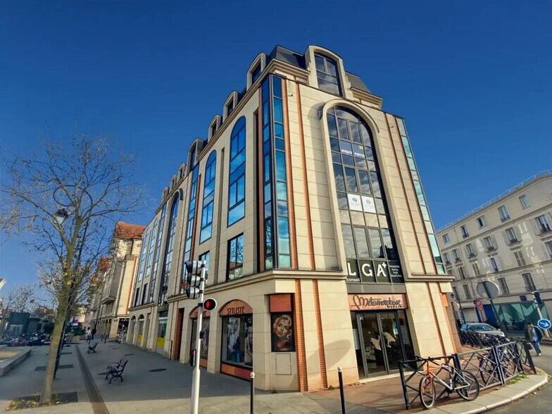 Bureau dans Saint-Maur-des-Fossés à louer - Photo de l’immeuble – Image 1 sur 7