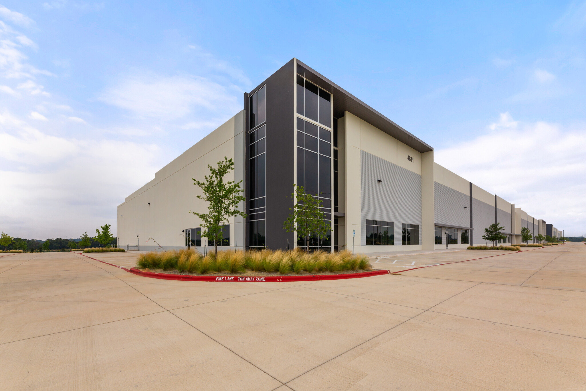 4811 N Interstate 35, Georgetown, TX à louer Photo de l’immeuble– Image 1 sur 11