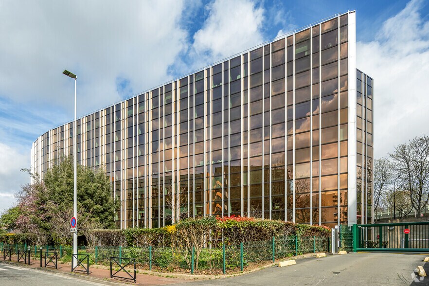 Bureau dans Gentilly à louer - Photo de l’immeuble – Image 2 sur 3