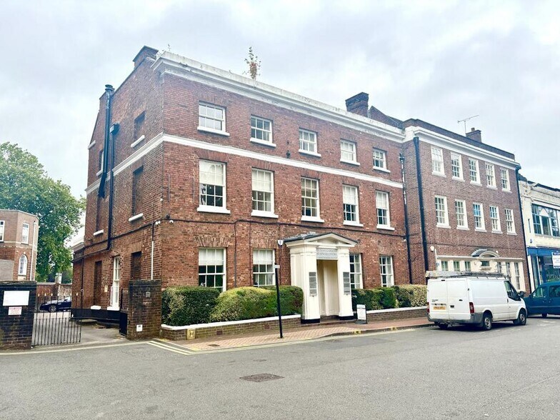 31 Ironmarket, Newcastle Under Lyme à vendre - Photo de l’immeuble – Image 2 sur 28