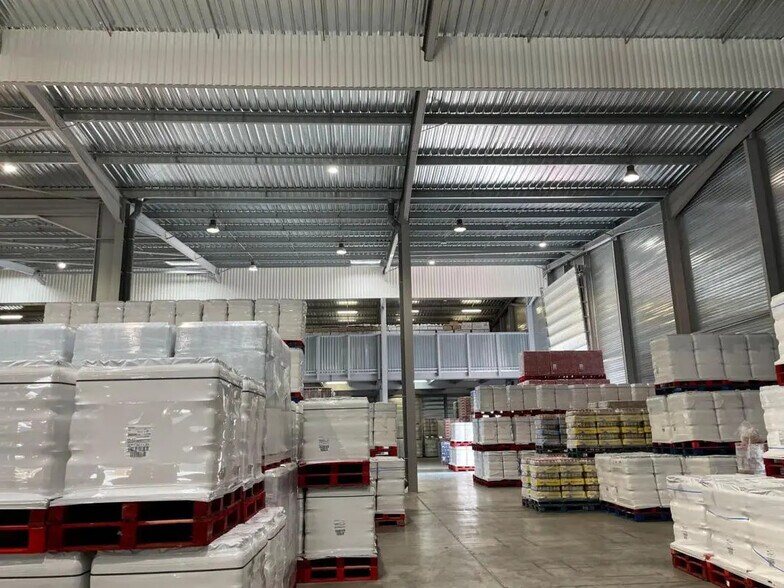 Industriel/Logistique dans La Crau à louer - Photo intérieure – Image 3 sur 5