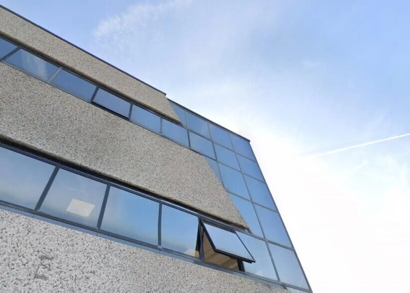 Bureau dans Villeneuve-Loubet à louer - Photo de l’immeuble – Image 3 sur 15