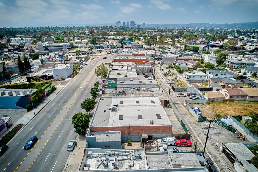 2672 S La Cienega Blvd, Los Angeles, CA à louer - Aérien – Image 2 sur 12