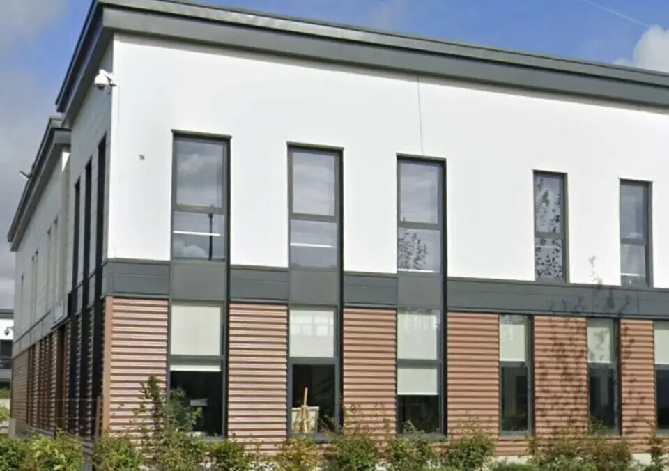 Local d’activités dans Serris à louer Photo de l’immeuble– Image 1 sur 2