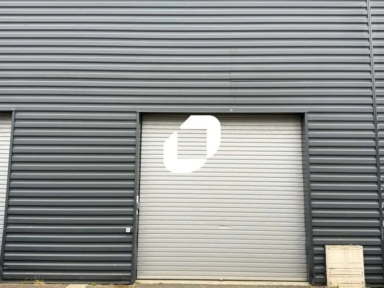 Local d'activités dans Mérignac à vendre - Photo de l’immeuble – Image 1 sur 5