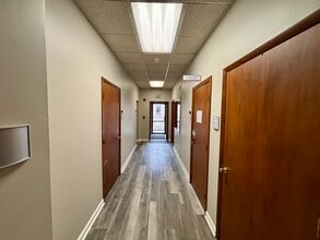 201 W Main St, Plainfield, IN à louer Photo intérieure– Image 2 sur 11