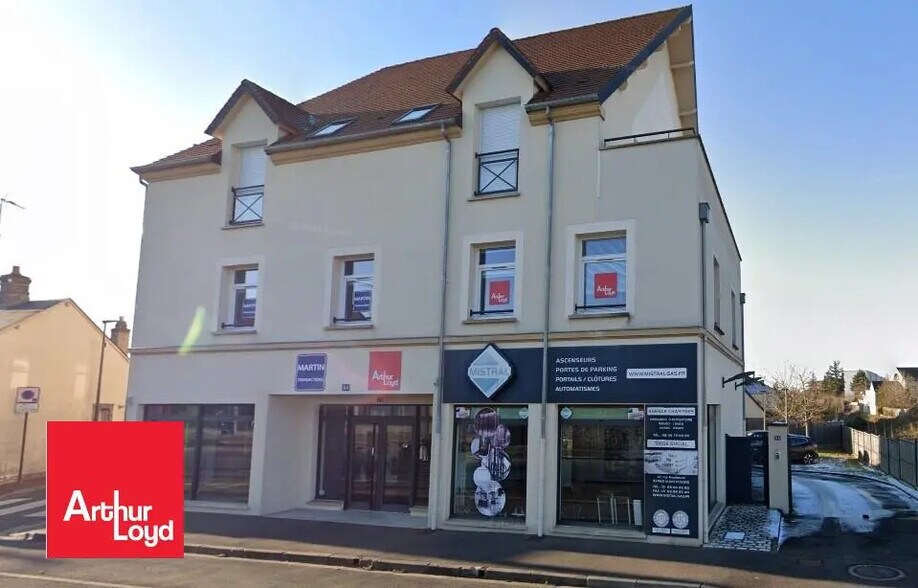 Local d’activités dans Gazeran à louer - Photo de l’immeuble – Image 2 sur 2