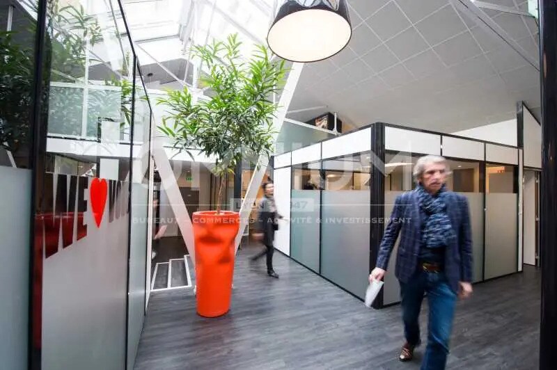 Bureau dans Lyon à vendre - Photo de l’immeuble – Image 2 sur 10