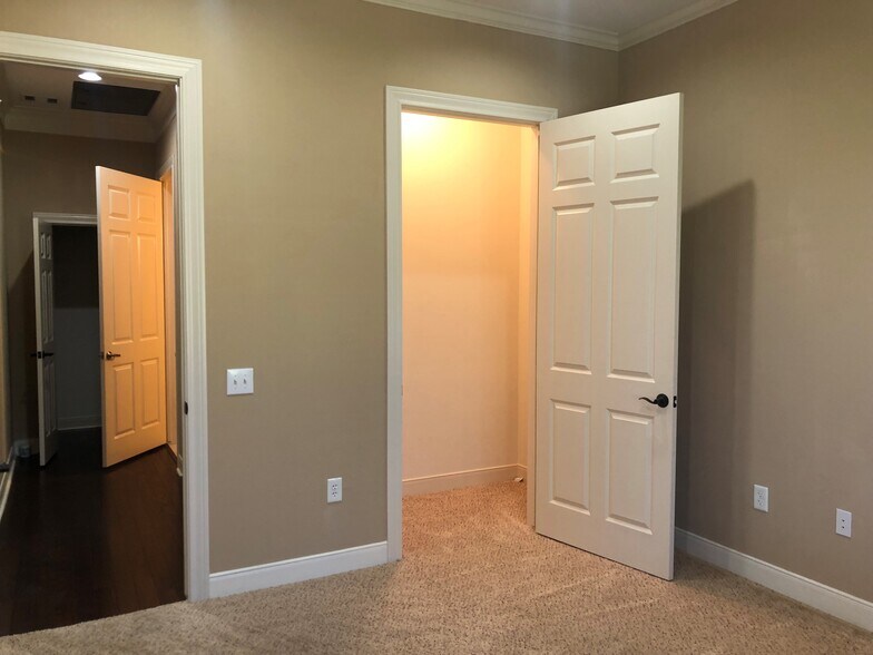 4501 Cartwright Rd, Missouri City, TX à louer - Photo intérieure – Image 3 sur 12