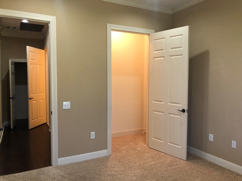 4501 Cartwright Rd, Missouri City, TX à louer - Photo intérieure – Image 3 sur 12