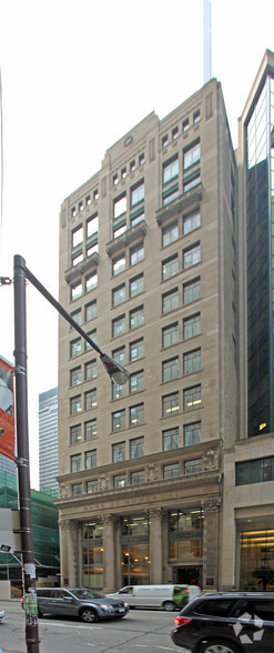 302 Bay St, Toronto, ON à louer - Photo de l’immeuble – Image 2 sur 3