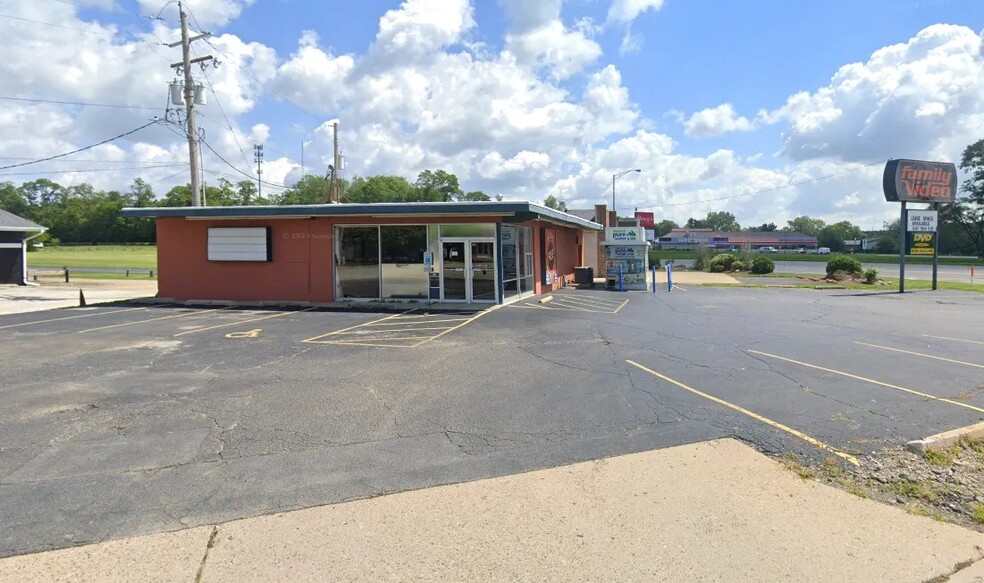 104 N Highland St, Creve Coeur, IL à louer - Photo de l’immeuble – Image 2 sur 3