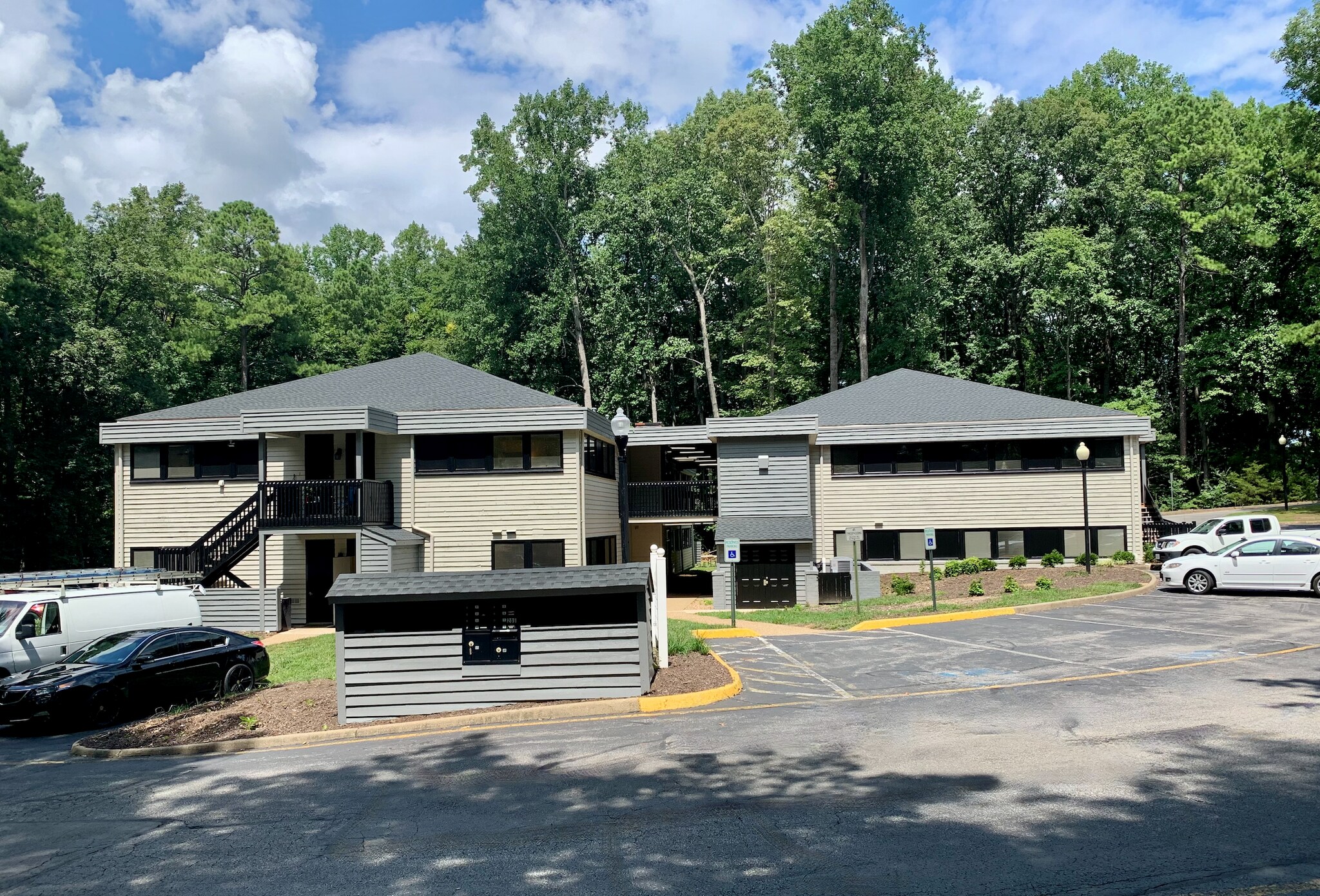 5001 W Village Green Dr, Midlothian, VA à louer Photo principale– Image 1 sur 4