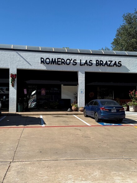 15703 Longenbaugh Dr, Houston, TX à louer - Photo de l’immeuble – Image 3 sur 6