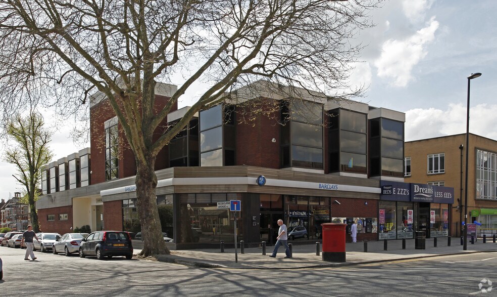 Redbourne Ave, Londres à louer - Photo de l’immeuble – Image 1 sur 5