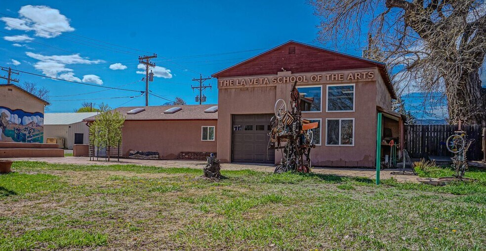 105 W Ryus Ave, La Veta, CO à vendre - Photo de l’immeuble – Image 1 sur 19