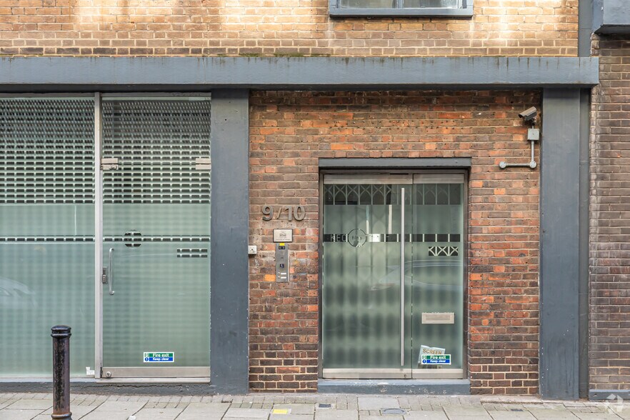 9-10 Great Sutton St, Londres à louer - Photo de l’immeuble – Image 2 sur 4