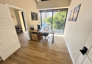 444 Hobron Ln, Honolulu, HI à louer Photo intérieure– Image 2 sur 2