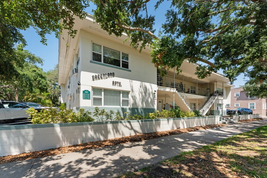 900 1st St N, Saint Petersburg, FL à vendre - Photo de l’immeuble – Image 1 sur 15