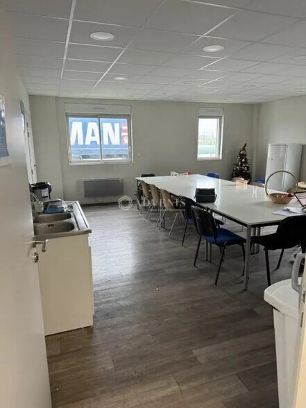 Industriel/Logistique dans Artenay à vendre - Photo de l’immeuble – Image 2 sur 7