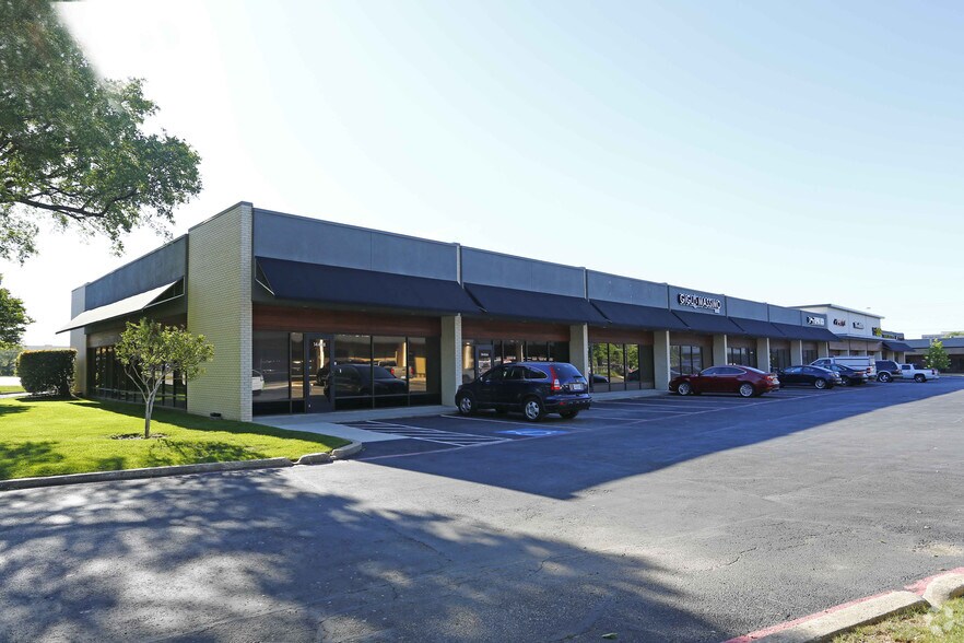 14430 Midway Rd, Farmers Branch, TX à louer - Photo de l’immeuble – Image 3 sur 12