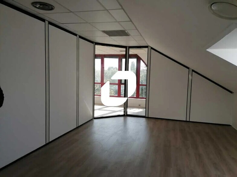 1 Rue De Terre Neuve, Les Ulis à louer - Photo de l’immeuble – Image 3 sur 25