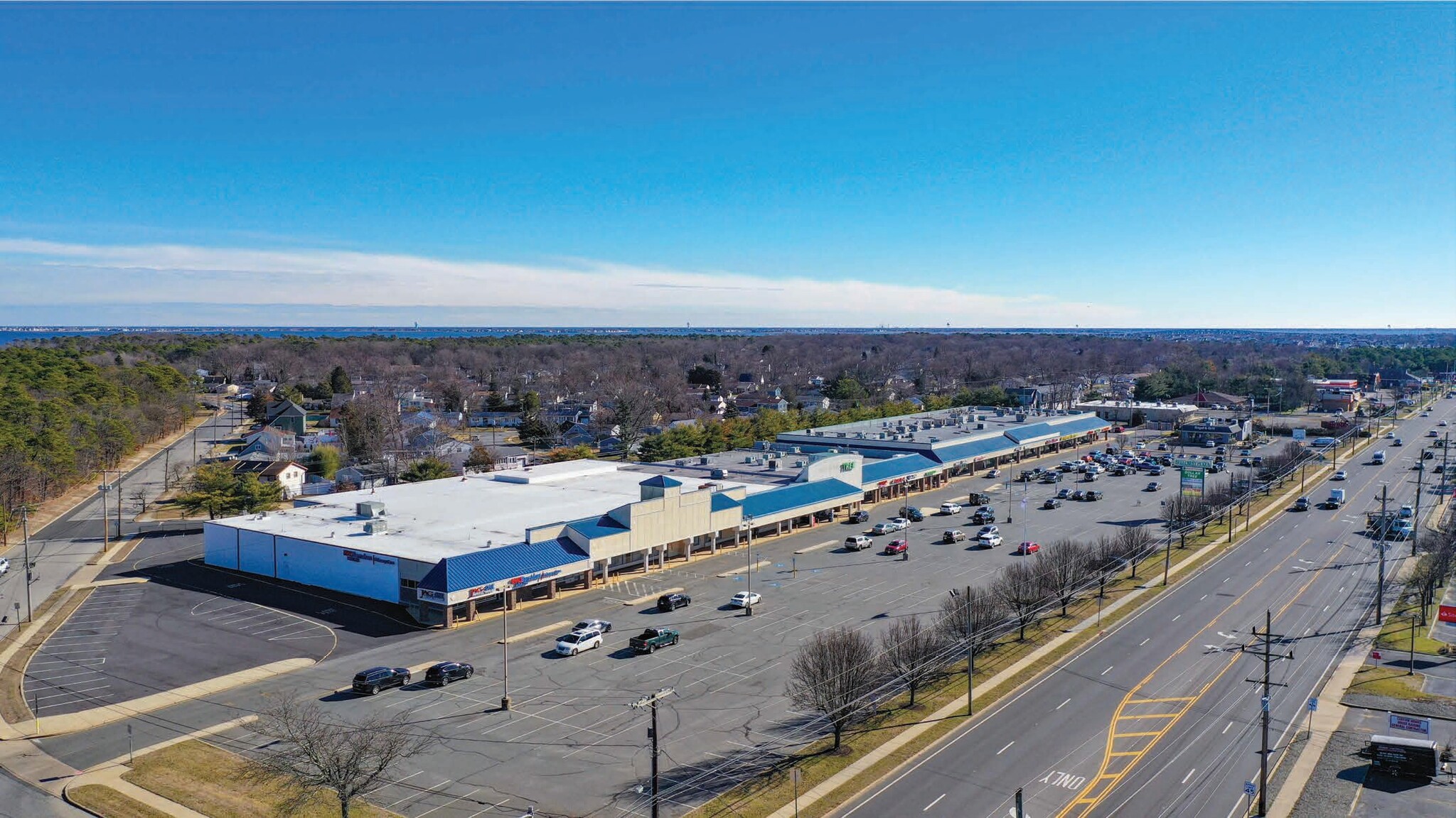 931-953 Fischer Blvd, Toms River, NJ à louer Photo de l’immeuble– Image 1 sur 2