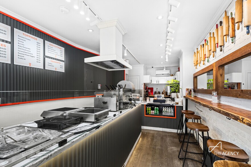 441-447 E Ninth St, New York, NY à louer - Photo de l’immeuble – Image 1 sur 9
